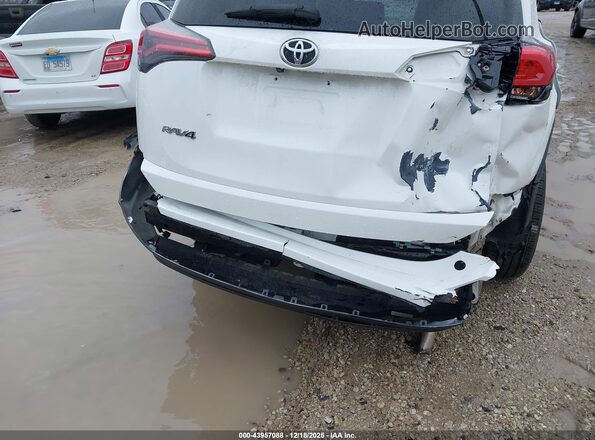 2T3BFREV6JW783337 2018 TOYOTA LE White 