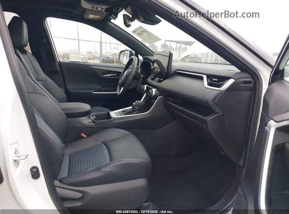 2T3E6RFV1RW070420 2024 TOYOTA RAV4 HYBRID Белый Вид салона спереди