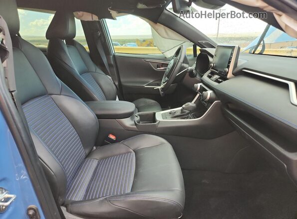 2T3E6RFV2NW032298 2022 TOYOTA RAV4 Blue Widok wnętrza z przodu