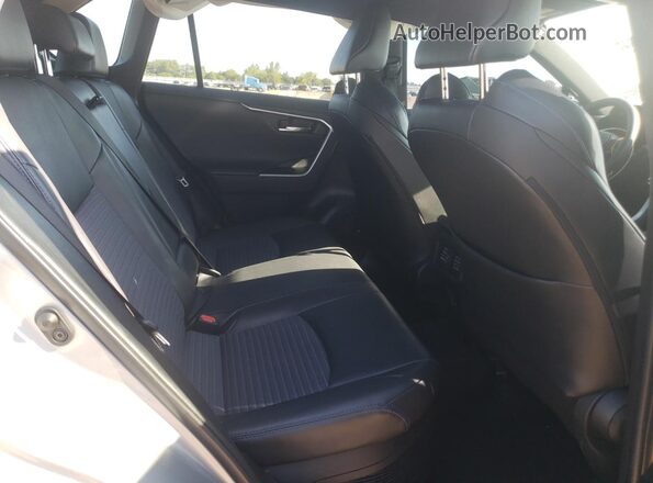 2T3E6RFV5NW031033 2022 TOYOTA RAV4 Серебряный Вид задних сидений