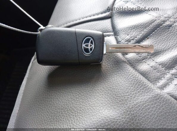 2T3G1RFV1SC523515 2025 TOYOTA LE Silver Dashboard view