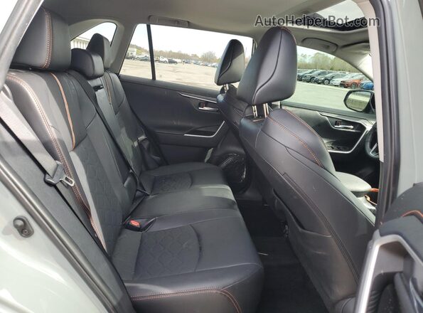 2T3J1RFV0NW280434 2022 TOYOTA RAV4 Gray Widok wnętrza z tyłu