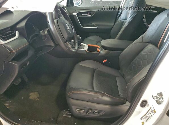 2T3J1RFVXRW464219 2024 TOYOTA RAV4 White Вид салону спереду