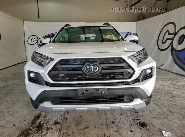 2T3J1RFVXRW464219 2024 TOYOTA RAV4 White Вид спереду