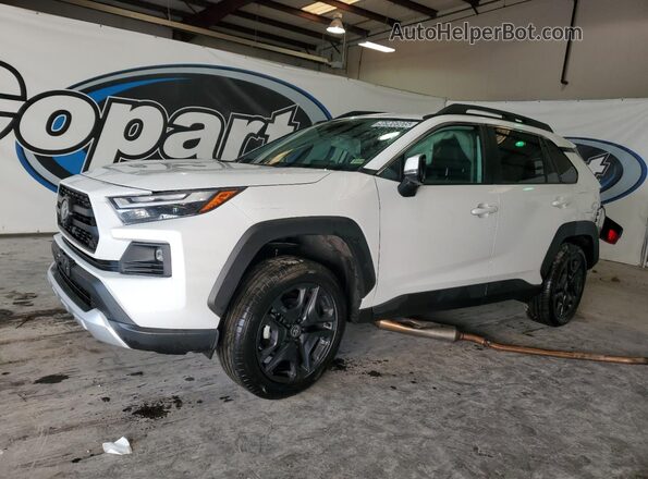 2T3J1RFVXRW464219 2024 TOYOTA RAV4 White 