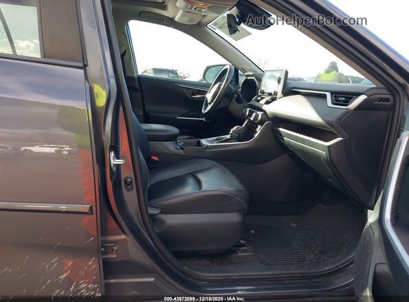 2T3N1RFV6LW105488 2020 TOYOTA LIMITED Серый Вид салона спереди