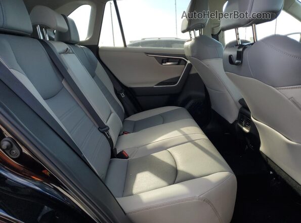 2T3N1RFV9RW414820 2024 TOYOTA LIMITED Charcoal Rear interior view