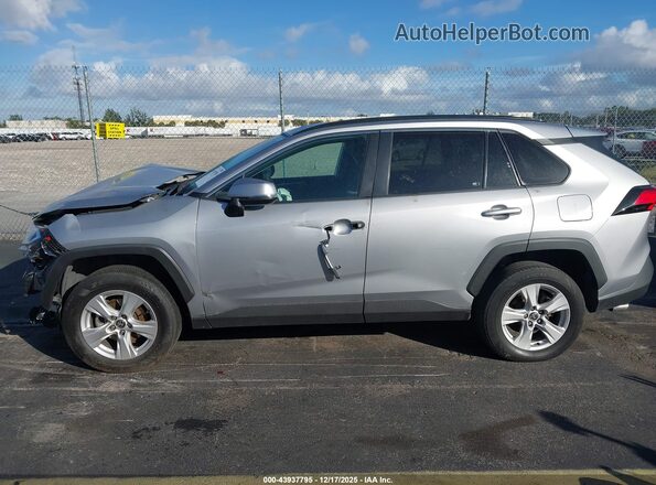 2T3P1RFV0MC192073 2021 TOYOTA LE Gray 