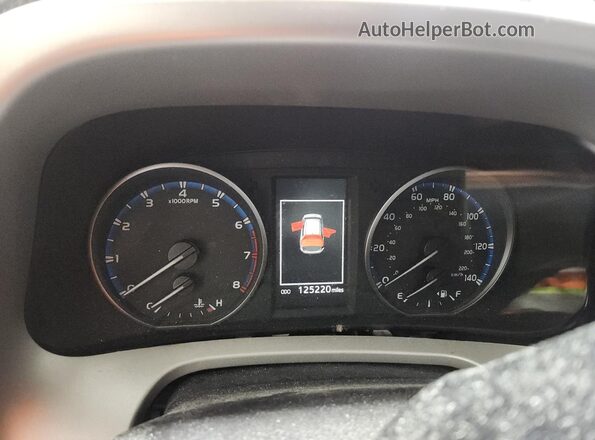 2T3RFREV6JW711939 2018 TOYOTA RAV4 Gray Սարքավորումների վահանակի տեսք