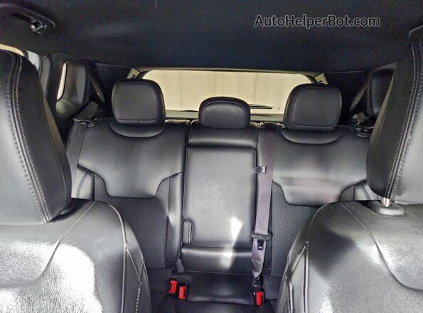 3C4NJDBN6RT605109 2024 JEEP COMPASS White Vista interior trasera