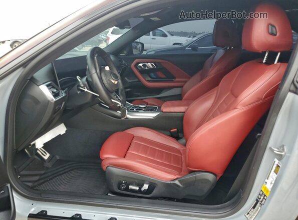 3MW53CM01P8D12219 2023 BMW M2 Purple Vista del salpicadero