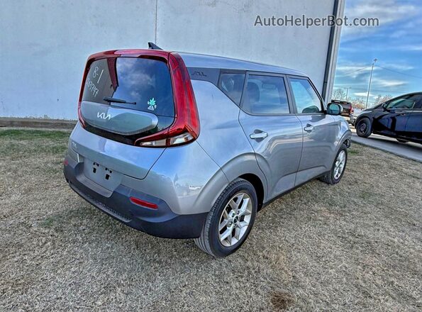 KNDJ23AU8N7826787 2022 KIA SOUL Серый Вид спереди