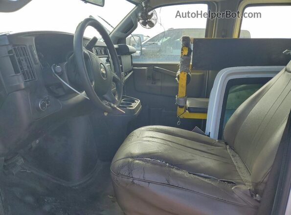 1GCWGAHG8J1182961 2018 CHEVROLET EXPRESS Белый 