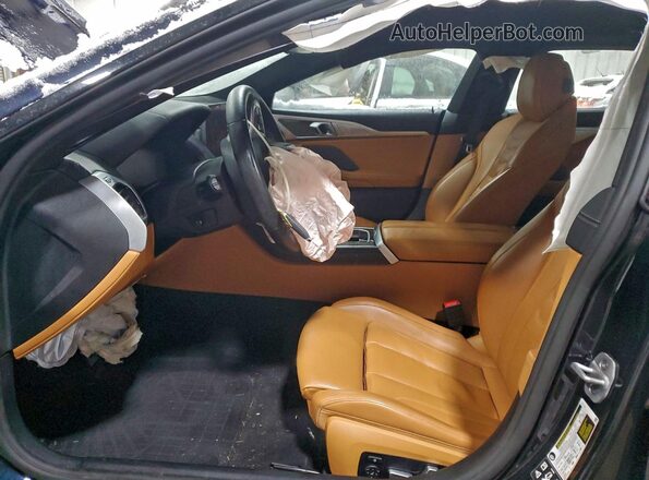 WBAGV8C01SCS40022 2025 BMW M8 Black წინა პანელის ხედი