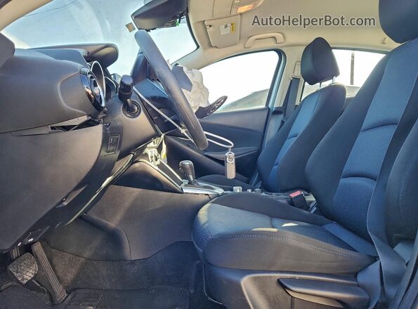 3MYDLBYV9JY317272 2018 TOYOTA YARIS Silver 