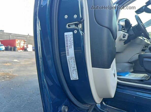 2C4RC1BG4MR602426 2021 CHRYSLER PACIFICA Blue Widok wnętrza z tyłu