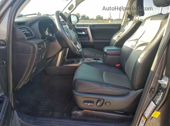 JTEZU5JR2K5205732 2019 TOYOTA 4RUNNER Серый Вид панели приборов