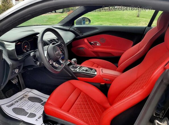 WUAKBAFX4M7901384 2021 AUDI R8 Black Vista interior delantera