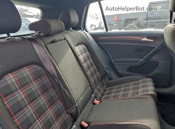 3VW447AU2JM261593 2018 VOLKSWAGEN GTI Green 