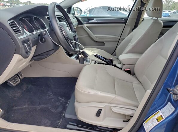 3VWH17AU9HM509472 2017 VOLKSWAGEN GOLF Синий Вид панели приборов
