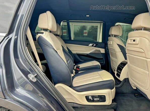 5UXCW2C51KL081198 2019 BMW X7 Gray Вид ззаду