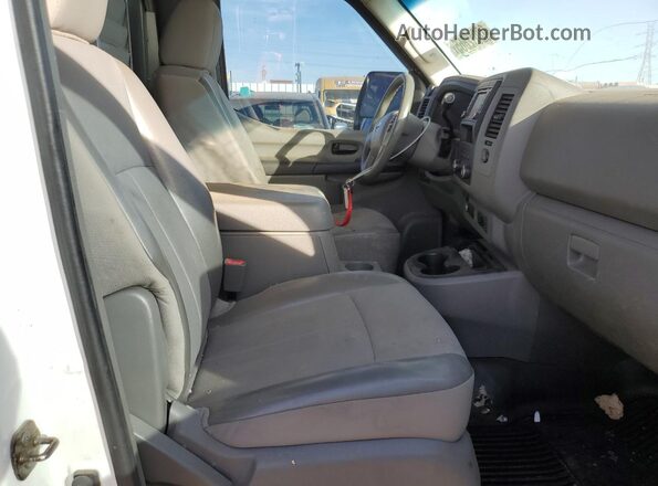 1N6BF0LY9JN811158 2018 NISSAN NV White 