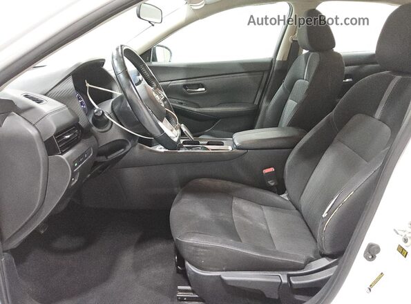 3N1AB8CV9NY245058 2022 NISSAN SENTRA White Widok wnętrza z przodu