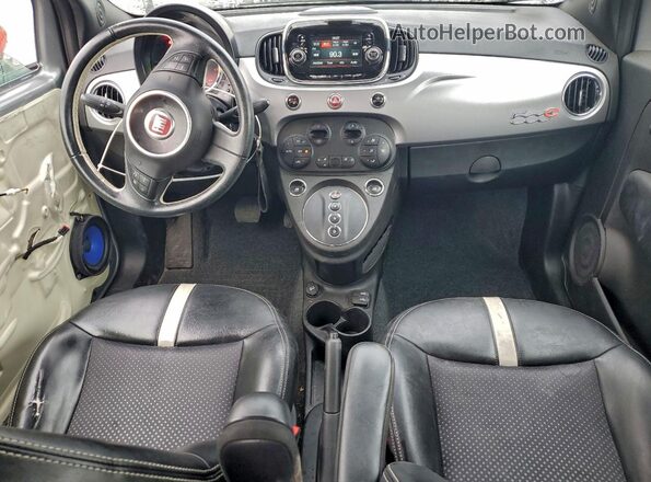 3C3CFFGE3JT369329 2018 FIAT 500 Silver Вид панелі приладів