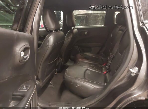 3C4NJCEBXMT593812 2021 JEEP COMPASS Gray Widok naklejki z numerem VIN