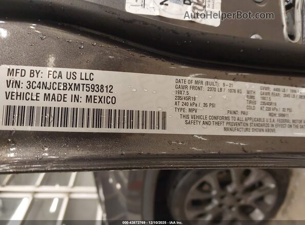3C4NJCEBXMT593812 2021 JEEP COMPASS Gray Widok komory silnika