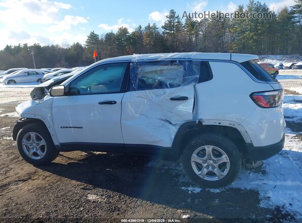 3C4NJDAB0NT214068 2022 JEEP COMPASS White 360 interior view