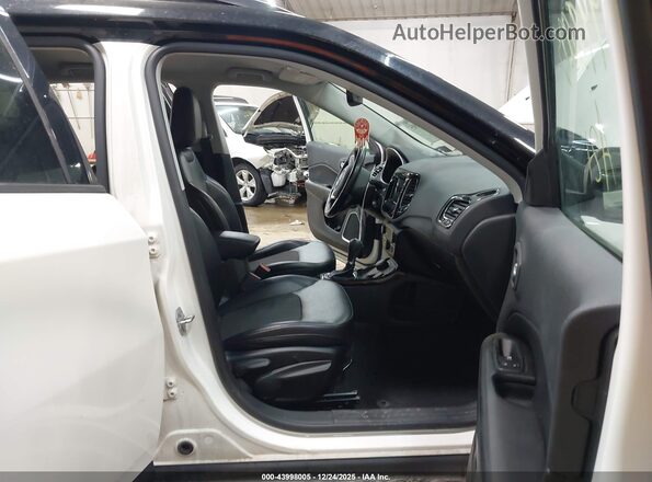 3C4NJDBB0MT512620 2021 JEEP COMPASS Белый 