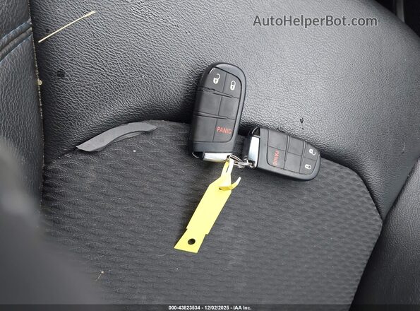 3C4NJDBB1NT130503 2022 JEEP COMPASS Red Dashboard view