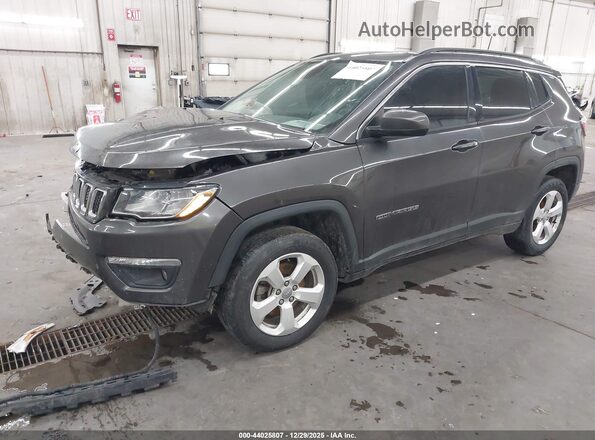 3C4NJDBB2JT178635 2018 JEEP COMPASS Серый Передняя левая четверть