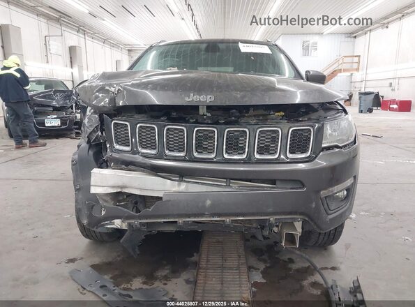 3C4NJDBB2JT178635 2018 JEEP COMPASS Серый Вид задней части салона