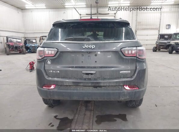 3C4NJDBB2JT178635 2018 JEEP COMPASS Серый 