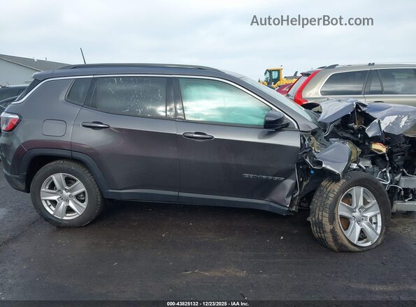3C4NJDBB4NT101786 2022 JEEP COMPASS Черный Вид задней части салона