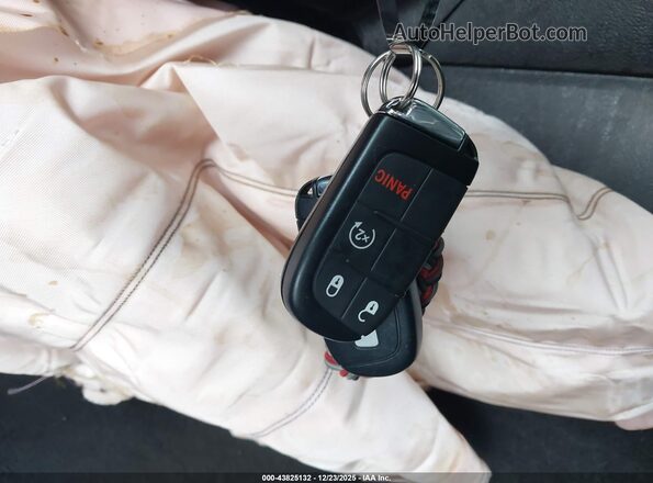 3C4NJDBB4NT101786 2022 JEEP COMPASS Черный Вид панели приборов