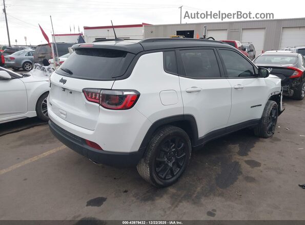 3C4NJDBB4NT221703 2022 JEEP COMPASS White Rear right
