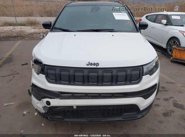 3C4NJDBB4NT221703 2022 JEEP COMPASS White Instrument cluster view