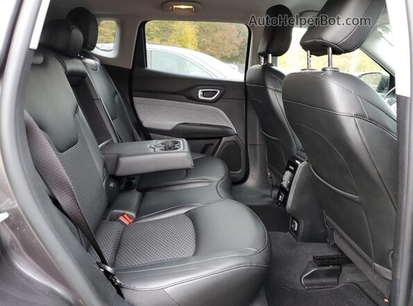 3C4NJDBB6NT208242 2022 JEEP COMPASS Gray Вид задньої частини салону