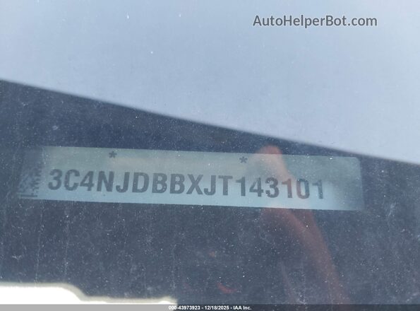 3C4NJDBBXJT143101 2018 JEEP COMPASS  Widok komory silnika