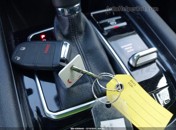 3C4NJDBN5RT113607 2024 JEEP COMPASS Серый Вид панели приборов