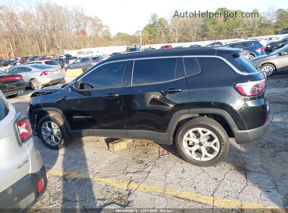3C4NJDBN9ST588392 2025 JEEP COMPASS Black Widok wnętrza z tyłu