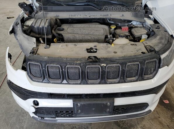 3C4NJDCB3NT189499 2022 JEEP COMPASS White Vista interior trasera
