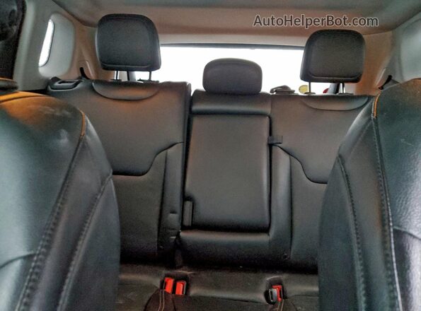 3C4NJDCB6NT233723 2022 JEEP COMPASS Silver Հետևի նստատեղերի տեսք