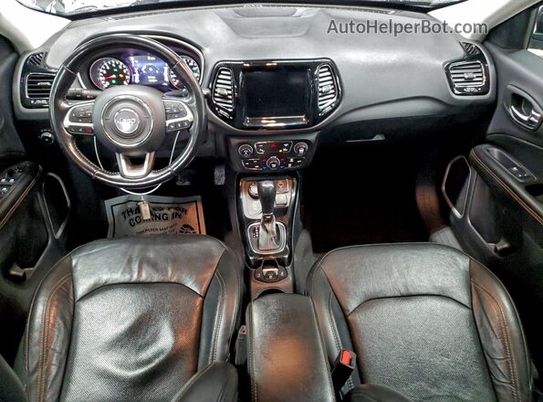 3C4NJDCB9MT584608 2021 JEEP COMPASS Черный Вид панели приборов