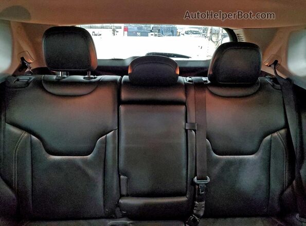 3C4NJDCB9MT584608 2021 JEEP COMPASS Черный Вид задних сидений
