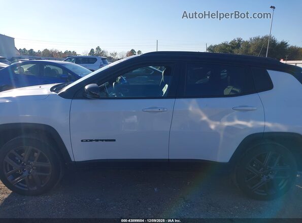 3C4NJDCN5TT184117 2026 JEEP COMPASS White Панорамний вид салону 360°
