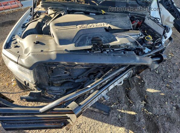3C63R3GL4NG287289 2022 RAM 3500 White Widok wnętrza z tyłu